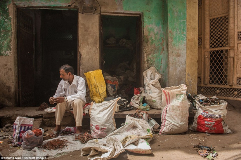 Life in the Indian cemetery of computers