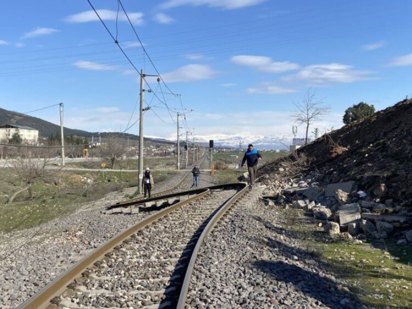 Lithospheric plates in Turkey have shifted by 3 meters. What does this mean and what does it threaten?