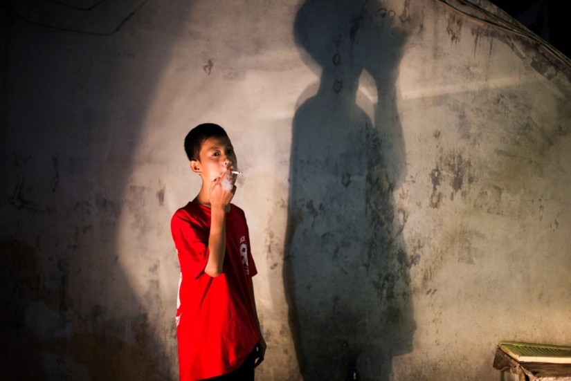 Little smokers of Indonesia