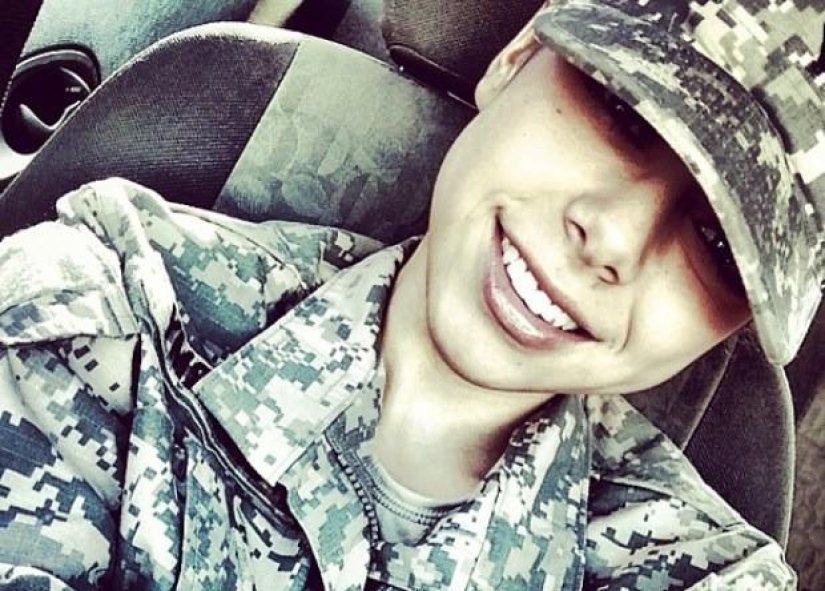 Lo que las chicas militares estadounidenses publican en su Instagram Lo que las chicas militares estadounidenses publican en su Instagram