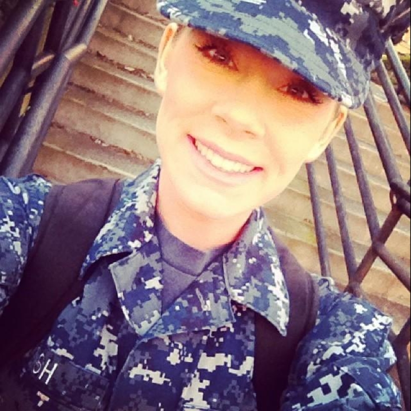 Lo que las chicas militares estadounidenses publican en su Instagram Lo que las chicas militares estadounidenses publican en su Instagram