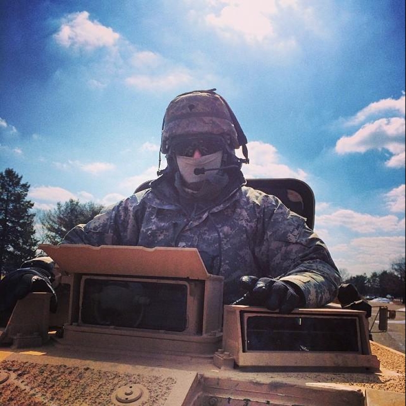 Lo que las chicas militares estadounidenses publican en su Instagram Lo que las chicas militares estadounidenses publican en su Instagram