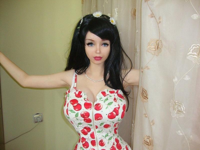 Lolita Richie is a new living doll from Russia Lolita Richie is a new living doll from Russia
