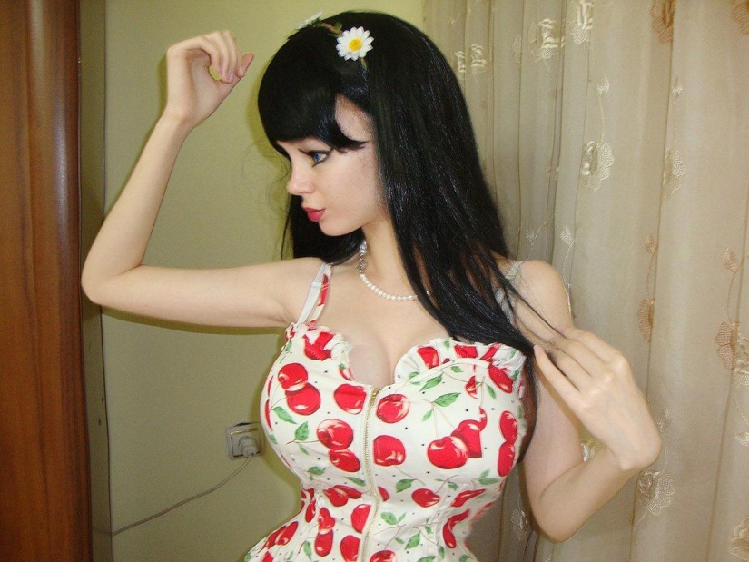 Lolita Richie is a new living doll from Russia Lolita Richie is a new living doll from Russia