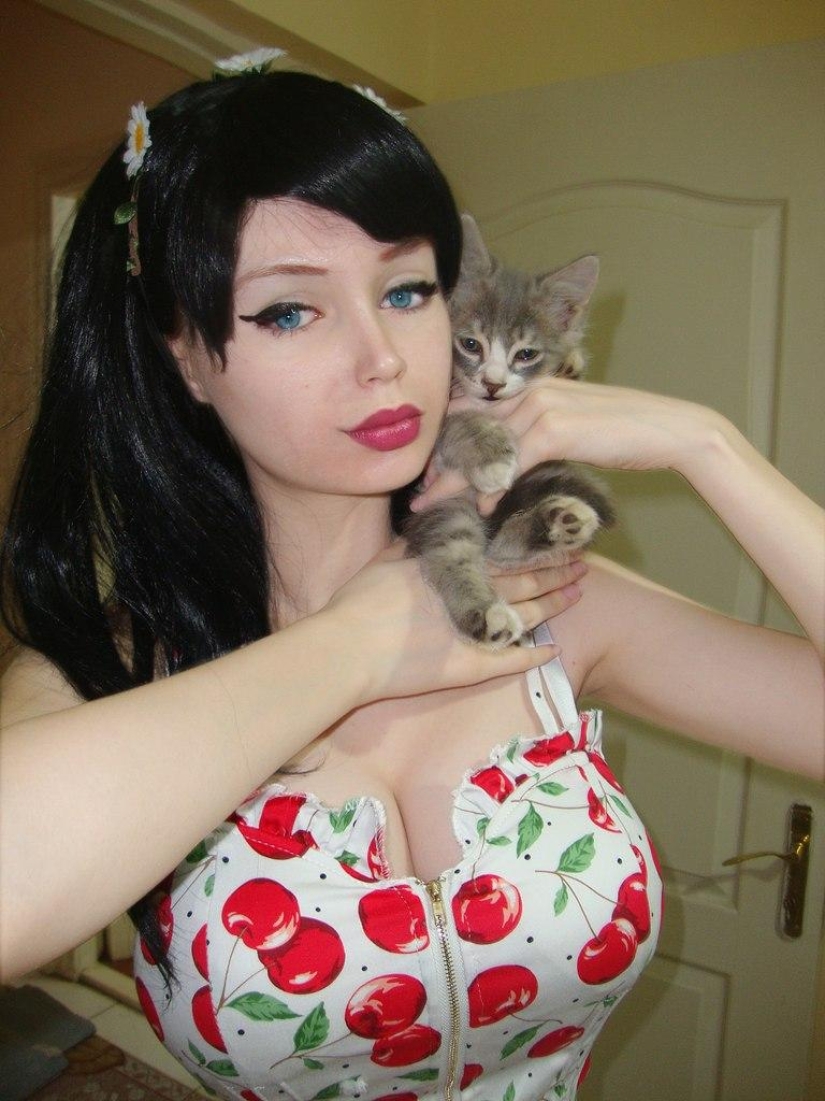 Lolita Richie is a new living doll from Russia Lolita Richie is a new living doll from Russia