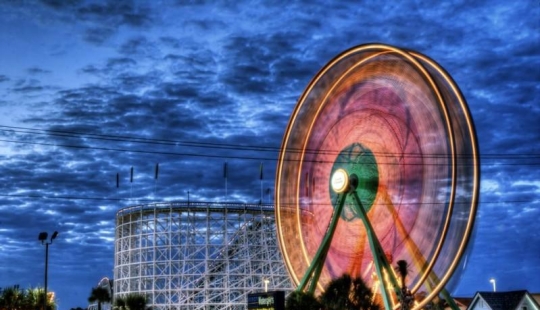 Long exposure Ferris wheels Long exposure Ferris wheels