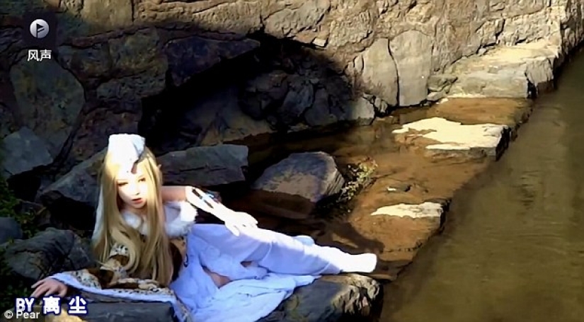 Los chinos comenzaron todo un harén de siete mujeres de goma