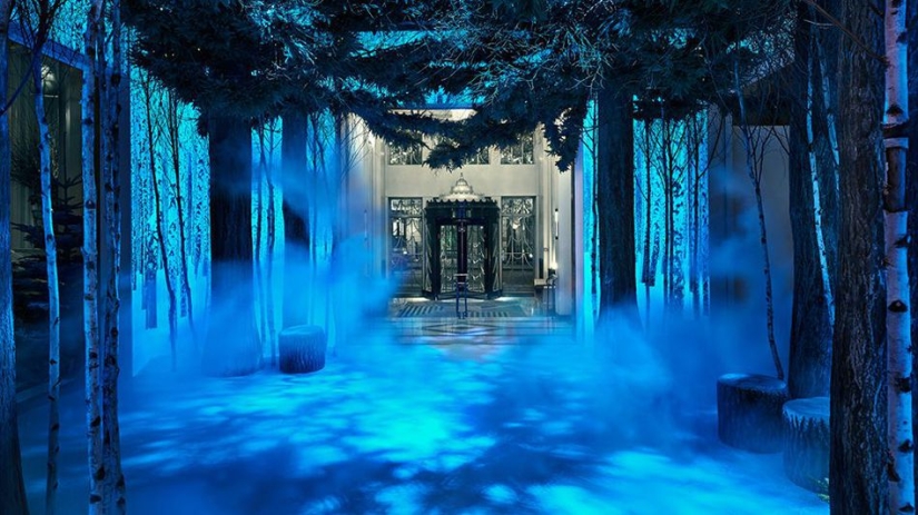 Los diseñadores de Apple han transformado un hotel de Londres para Navidad