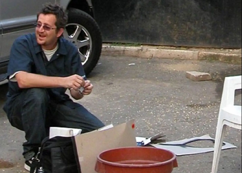 Los fanáticos de Banksy quedan atónitos cuando el artista “confirma” el nombre en una entrevista resurgida Los fanáticos de Banksy quedan atónitos cuando el artista “confirma” el nombre en una entrevista resurgida