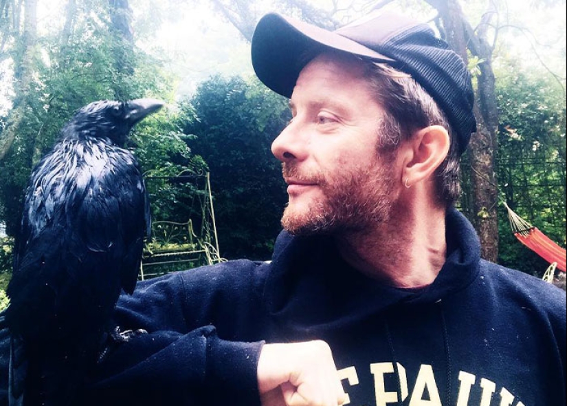 Los fanáticos de Banksy quedan atónitos cuando el artista “confirma” el nombre en una entrevista resurgida Los fanáticos de Banksy quedan atónitos cuando el artista “confirma” el nombre en una entrevista resurgida