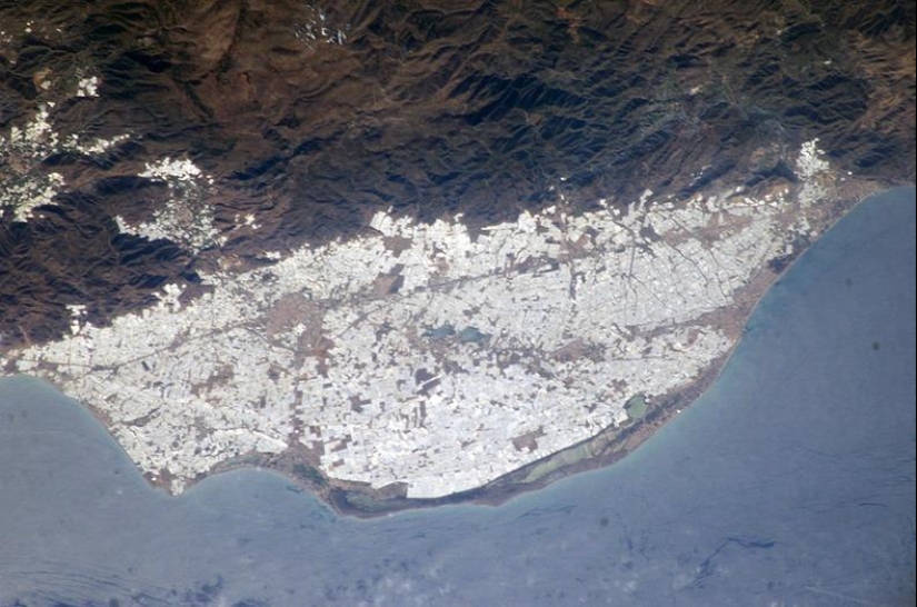 Los grandiosos invernaderos de Almería