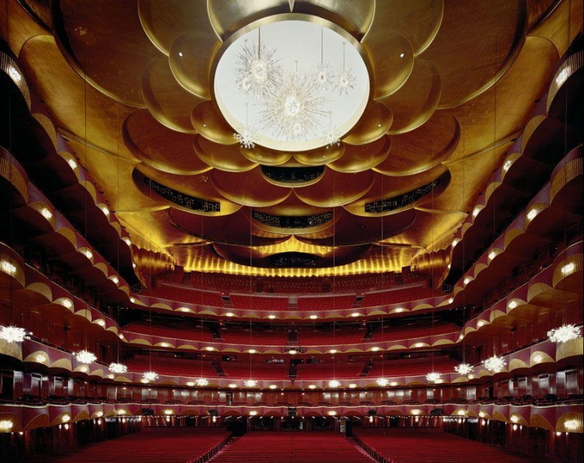 Los interiores más impresionantes de los teatros de ópera más famosos del mundo. Los interiores más impresionantes de los teatros de ópera más famosos del mundo.