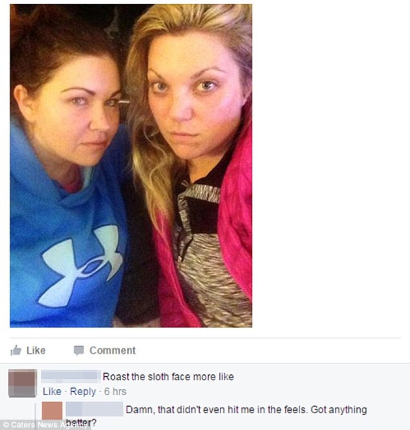 Los miembros del grupo "Curse my selfie" suben sus fotos a merced de los trolls