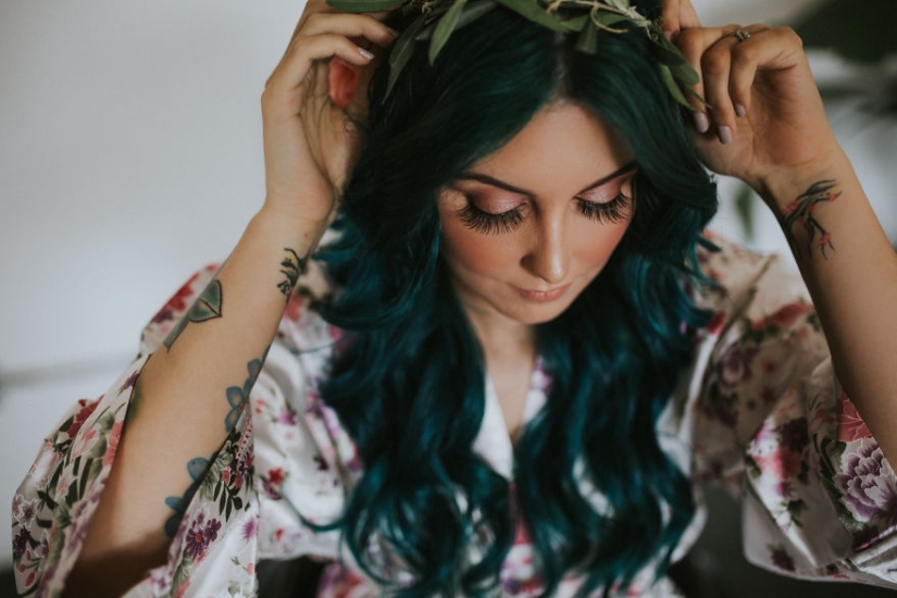 Los milagros suceden: la novia paralizada se levantó y caminó hacia el altar, tocando al novio y a los invitados hasta las lágrimas Los milagros suceden: la novia paralizada se levantó y caminó hacia el altar, tocando al novio y a los invitados hasta las lágrimas