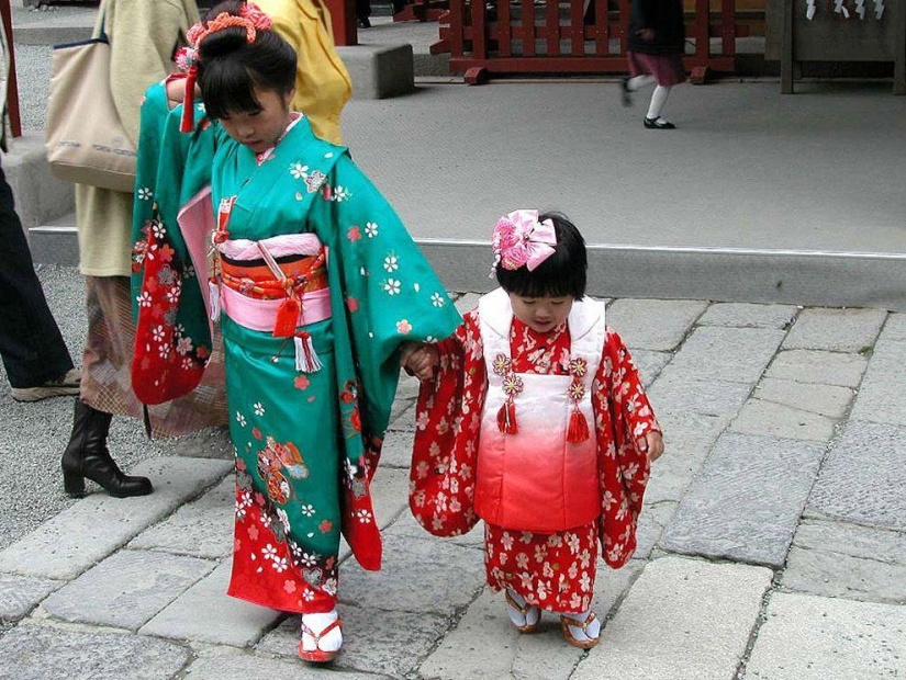 Los niños más encantadores en las vacaciones infantiles en Japón
