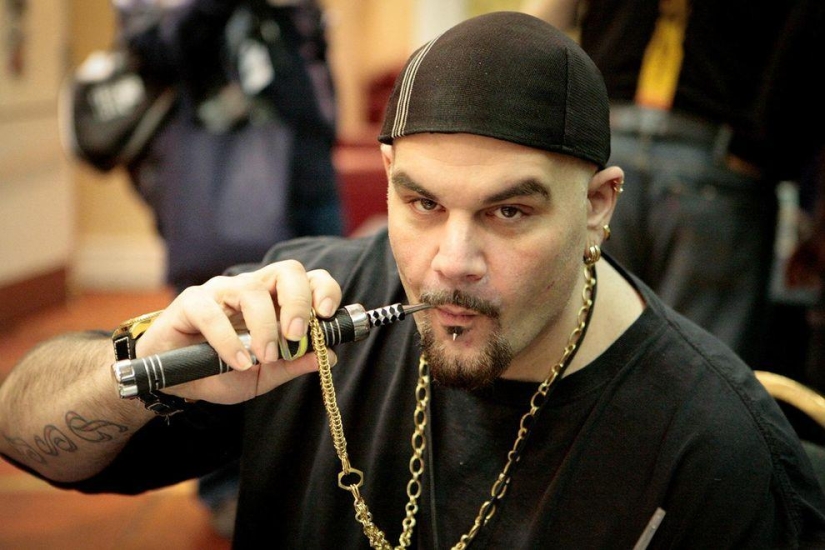 Los vapers son una nueva subcultura generada por los cigarrillos electrónicos Los vapers son una nueva subcultura generada por los cigarrillos electrónicos
