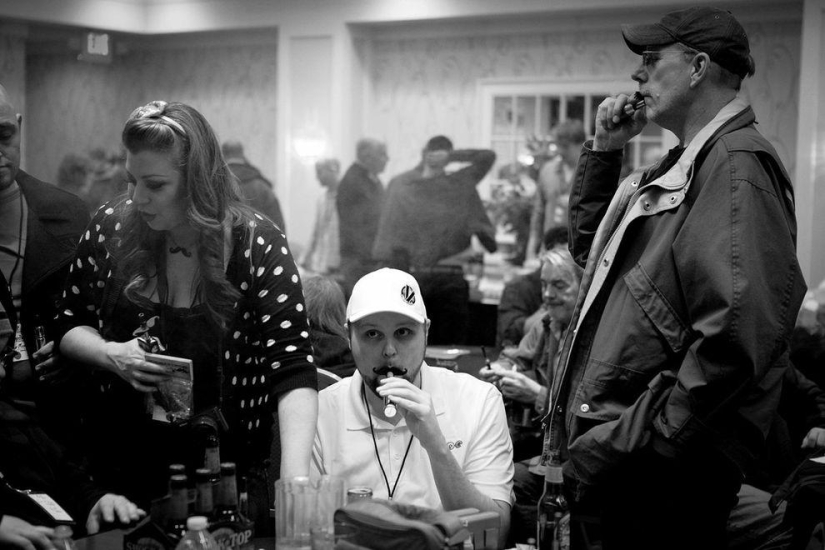 Los vapers son una nueva subcultura generada por los cigarrillos electrónicos Los vapers son una nueva subcultura generada por los cigarrillos electrónicos