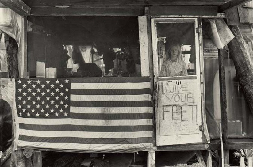 Lost Paradise: Hippie Camp in Hawaii