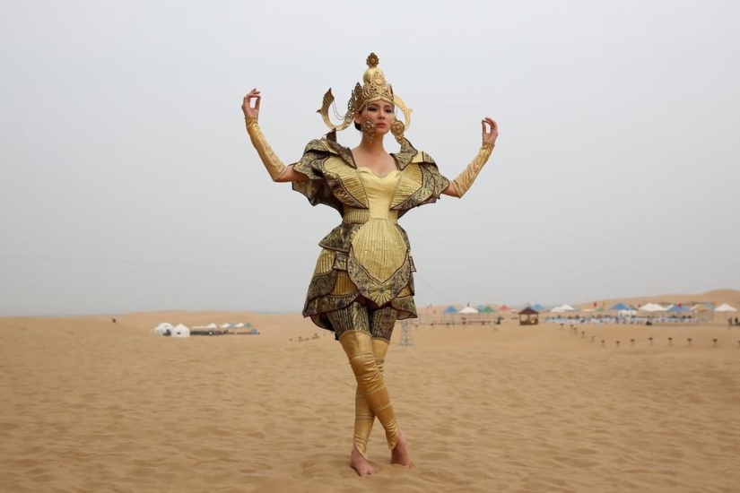 Lotus in the Xiangshawan Desert