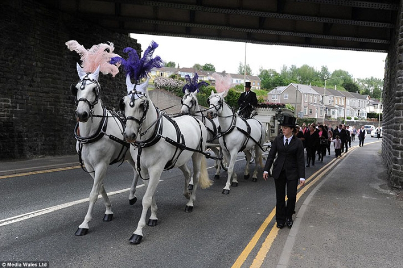 Lujoso funeral de la Reina Gitana Inglesa