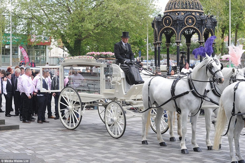 Luxurious funeral of the English Gypsy Queen Luxurious funeral of the English Gypsy Queen