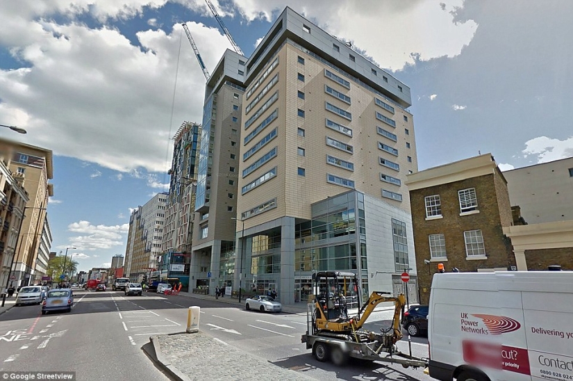 Luxury dorm: London students are unhappy with rooms for $2,200 a month Luxury dorm: London students are unhappy with rooms for $2,200 a month