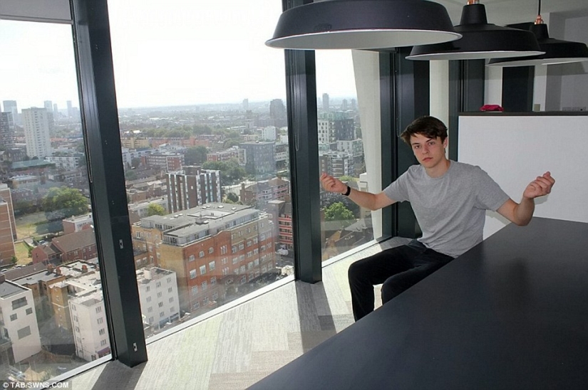 Luxury dorm: London students are unhappy with rooms for $2,200 a month Luxury dorm: London students are unhappy with rooms for $2,200 a month