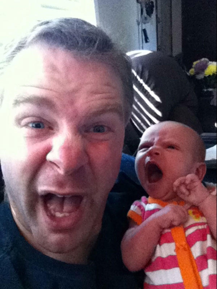 Manzana de un manzano: un padre joven es fotografiado con una hija recién nacida