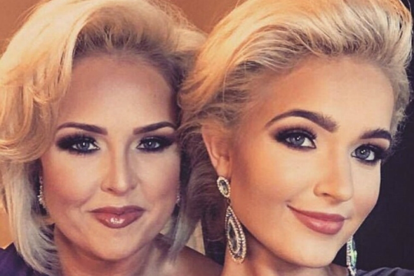 Manzana del manzano: hermosa madre e hija acaban de volar un concurso de belleza Manzana del manzano: hermosa madre e hija acaban de volar un concurso de belleza