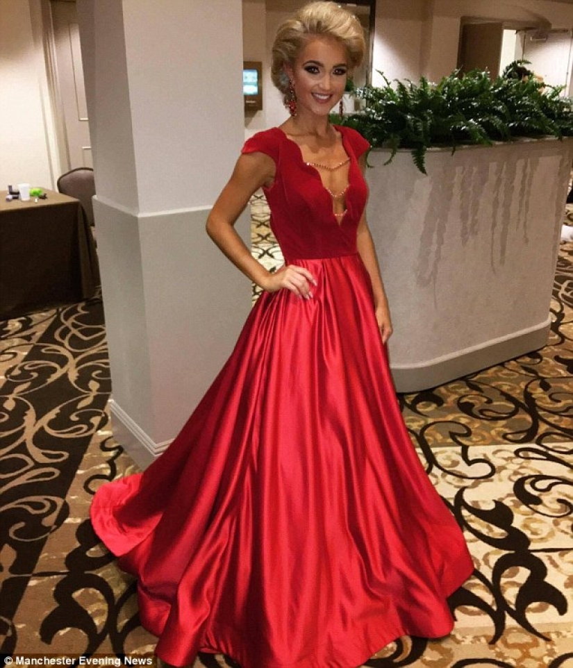 Manzana del manzano: hermosa madre e hija acaban de volar un concurso de belleza Manzana del manzano: hermosa madre e hija acaban de volar un concurso de belleza