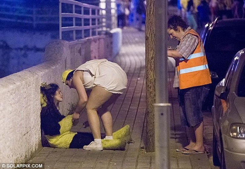 Mar, sol y… ¡demasiada sangría! Estudiantes británicos se relajan en Saloufest