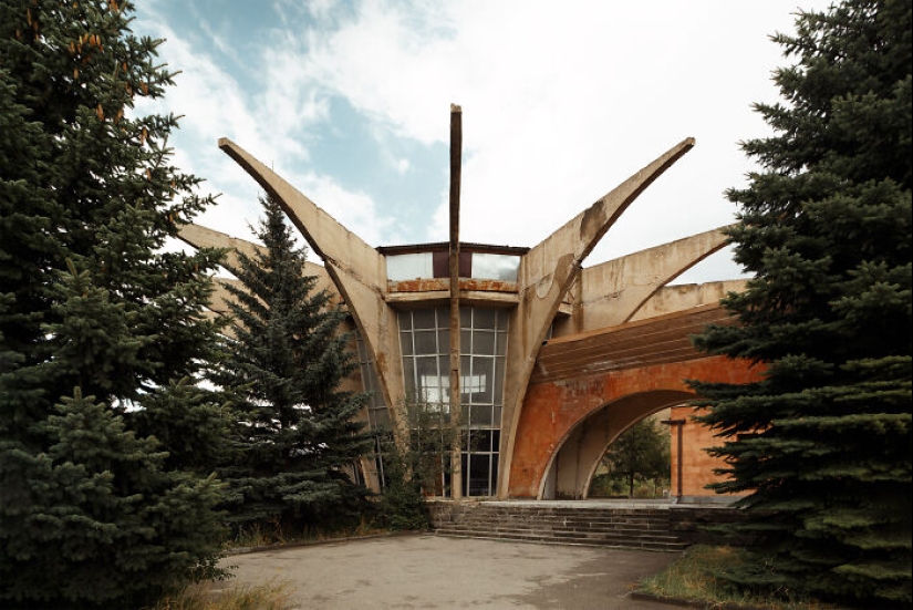 Me embarqué en un viaje a través de los países de la ex Unión Soviética para documentar la arquitectura soviética abandonada