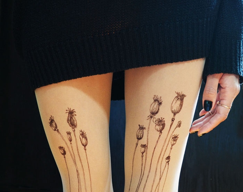 "Medias-tatuajes" crean la ilusión de tatuajes en las piernas