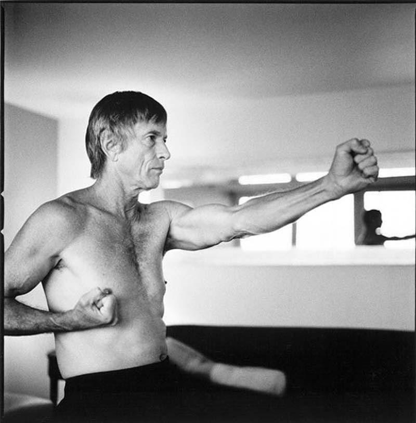 Men early in the morning Men early in the morning