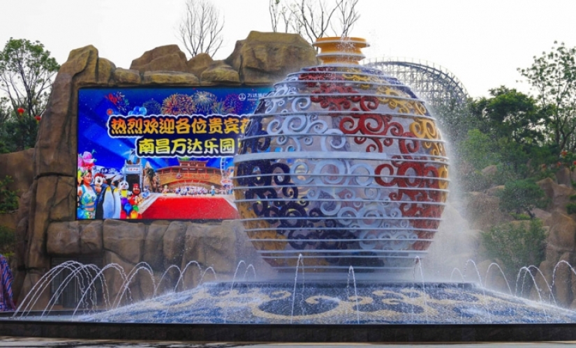 Mickey Mouse is over: how the richest Chinese declared war on Disney