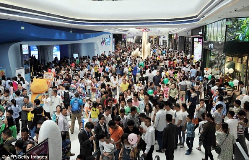 Mickey Mouse is over: how the richest Chinese declared war on Disney