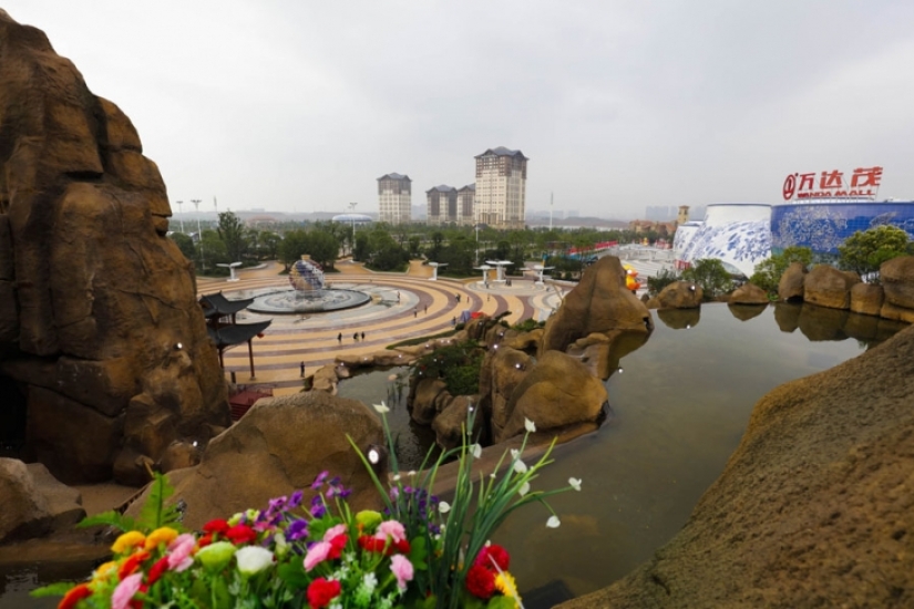 Mickey Mouse is over: how the richest Chinese declared war on Disney