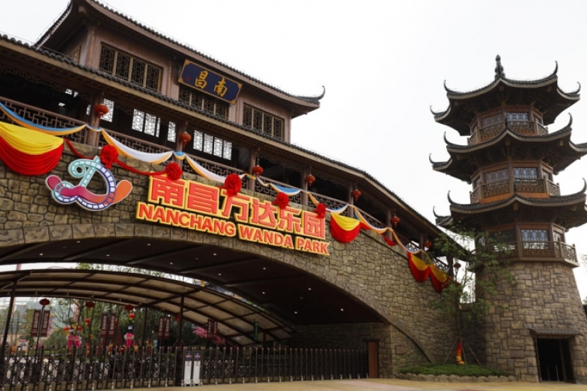 Mickey Mouse is over: how the richest Chinese declared war on Disney