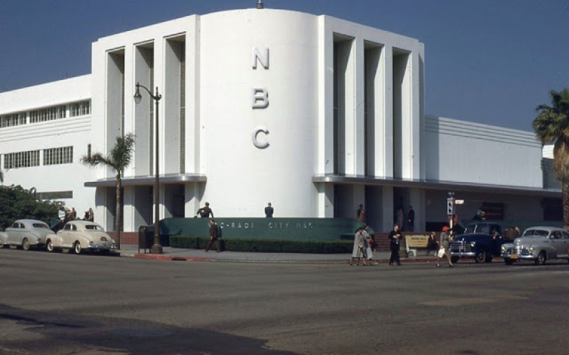 Mientras la URSS estaba en guerra con los fascistas: fotos en color de la pacífica Los Ángeles durante la Segunda Guerra Mundial y después