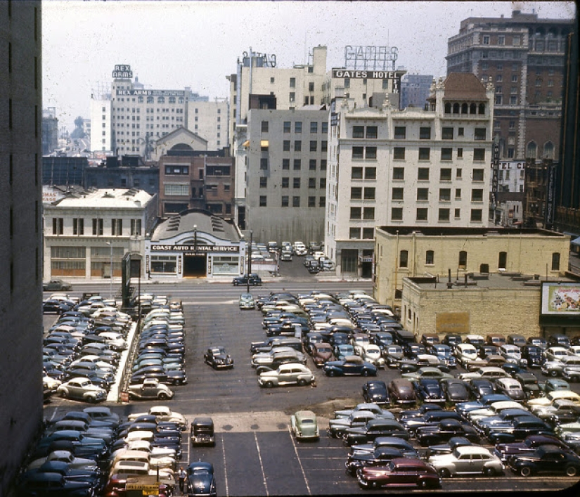 Mientras la URSS estaba en guerra con los fascistas: fotos en color de la pacífica Los Ángeles durante la Segunda Guerra Mundial y después
