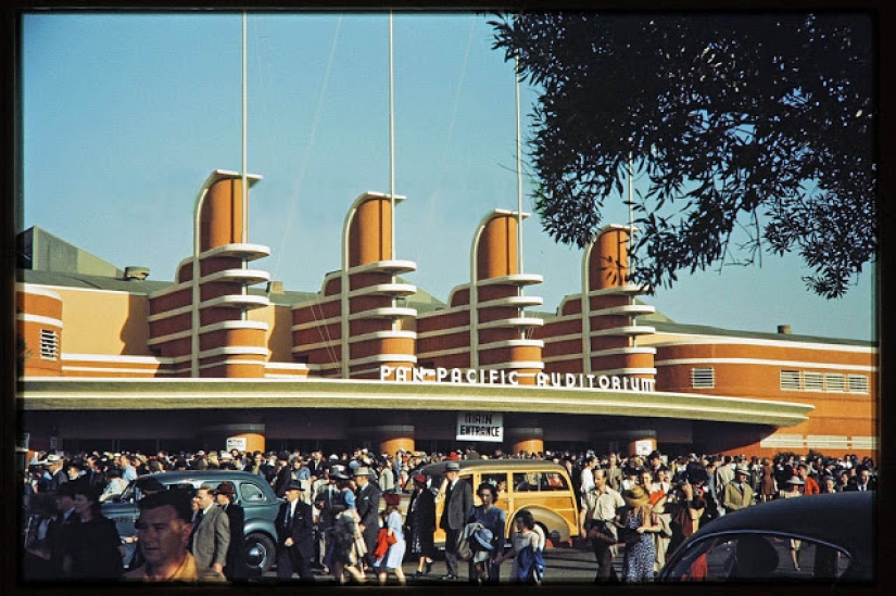 Mientras la URSS estaba en guerra con los fascistas: fotos en color de la pacífica Los Ángeles durante la Segunda Guerra Mundial y después