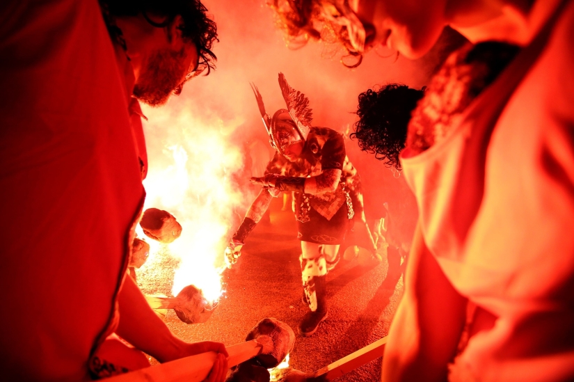 Miles de escoceses entran en el paraíso escandinavo