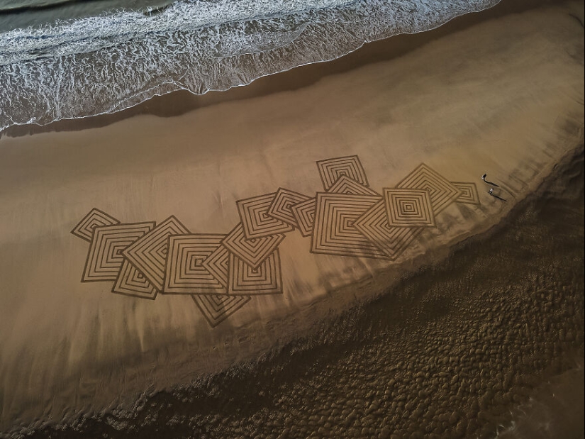 Mis 15 dibujos de arena de playa que miden entre 30 y 100 metros de ancho (Parte 2)