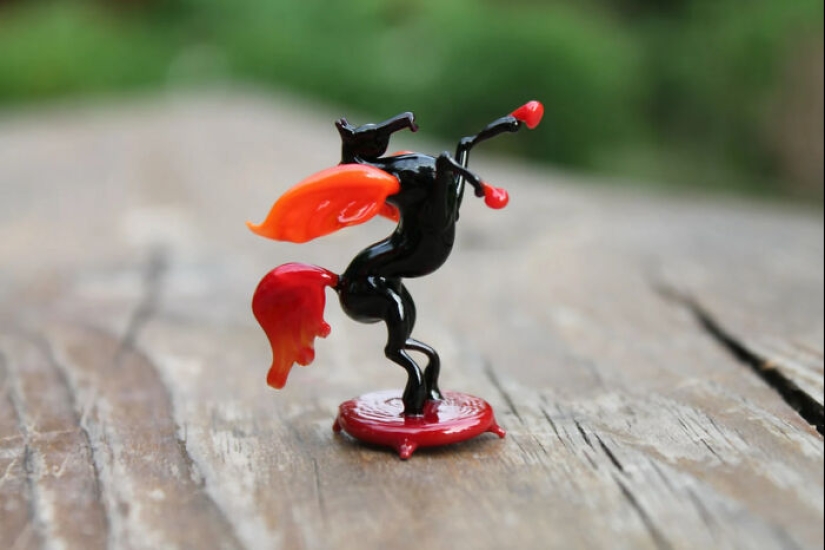 Mis 8 figuras en miniatura de vidrio que hice para Navidad como regalos únicos