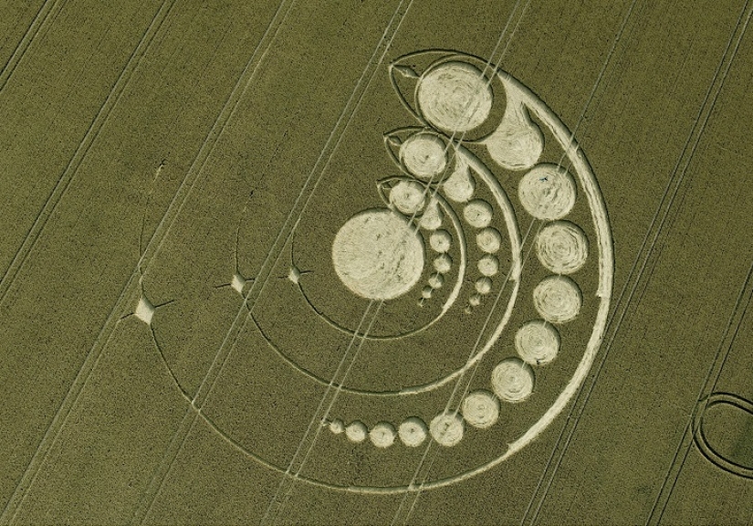 Misteriosos círculos de las cosechas en Wiltshire Misteriosos círculos de las cosechas en Wiltshire