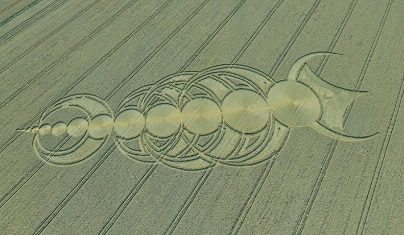 Misteriosos círculos de las cosechas en Wiltshire Misteriosos círculos de las cosechas en Wiltshire