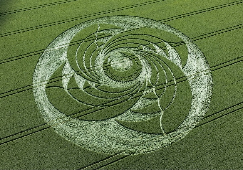 Misteriosos círculos de las cosechas en Wiltshire Misteriosos círculos de las cosechas en Wiltshire
