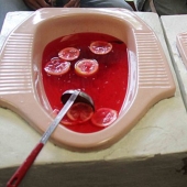 Mmm, what a yummy! The Indonesian restaurant serves noodles from toilets of the "toilet" type