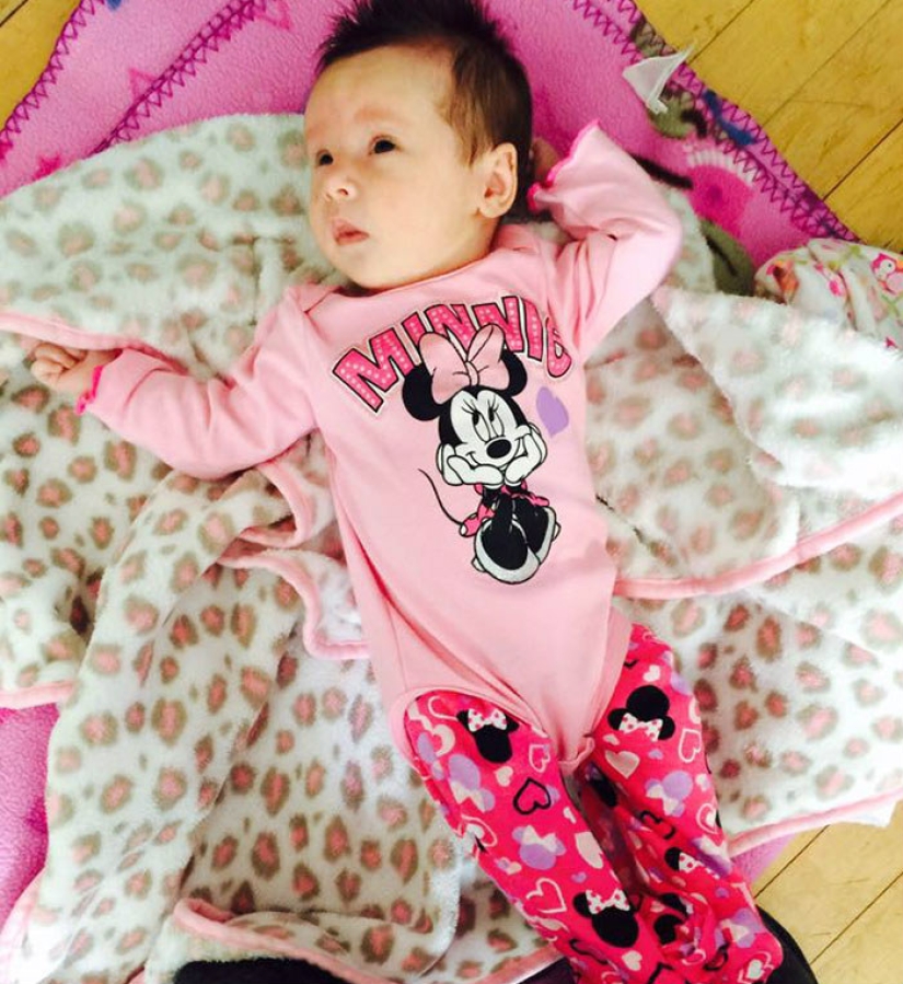 Moda de mayo profesional: cómo los papás brillantes visten a los niños