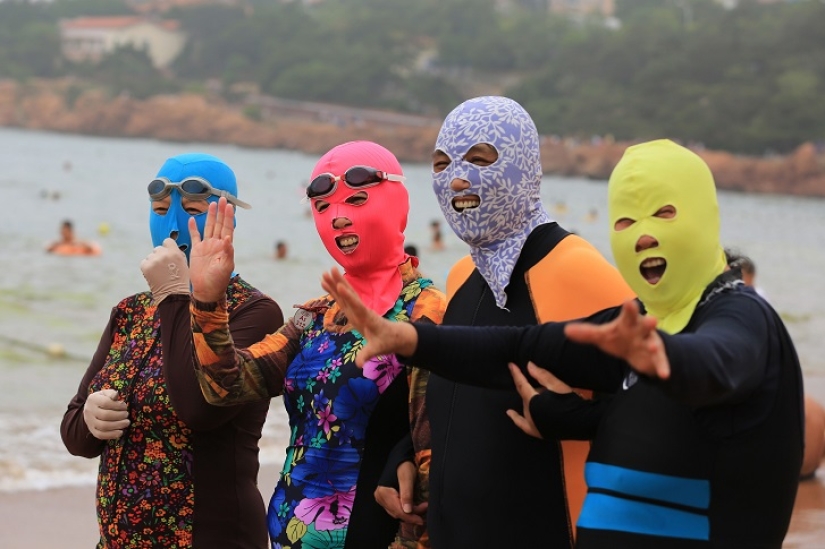Moda en las playas chinas - facekini